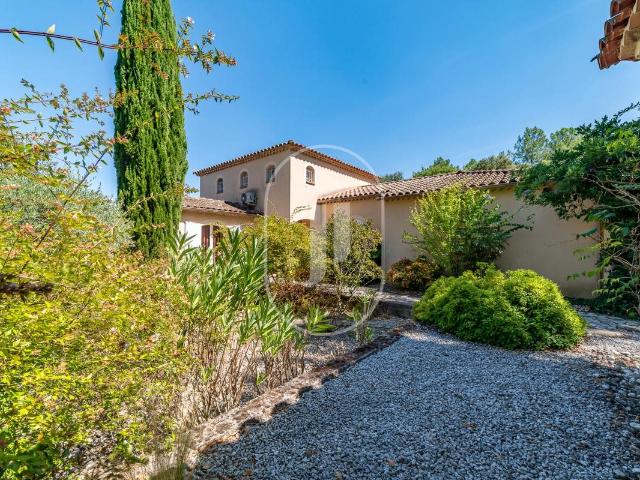 À vendre superbe maison de famille avec piscine 217m² Uzès