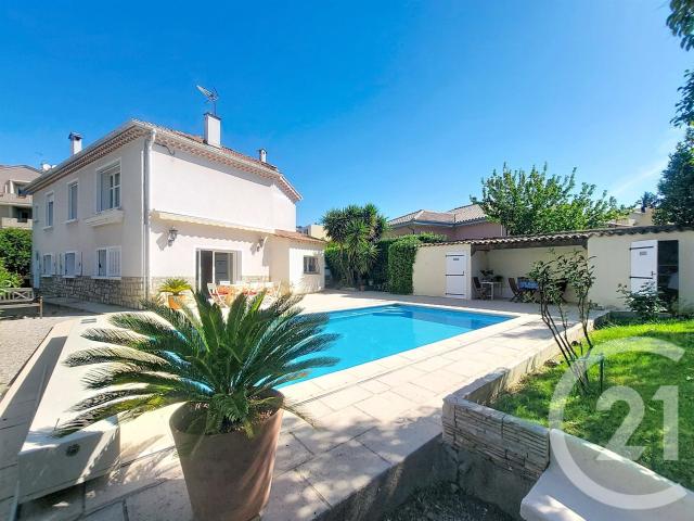 A Vendre Superbe maison familiale avec piscine à Draguignan. 211m² Draguignan