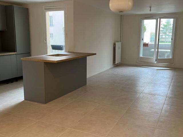 A VENDRE Superbe appartement lumineux de 98,19 m2 avec balcon et cave
