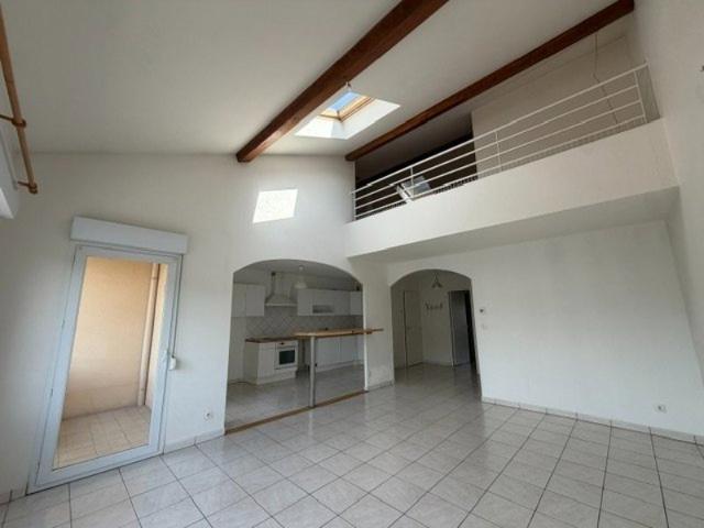 À VENDRE – Superbe Duplex T5 de caractère en plein centre de Roche la Molière