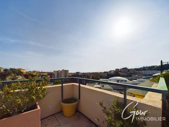 À vendre: Superbe Duplex de 135m² avec terrasse de 100m² à Bas