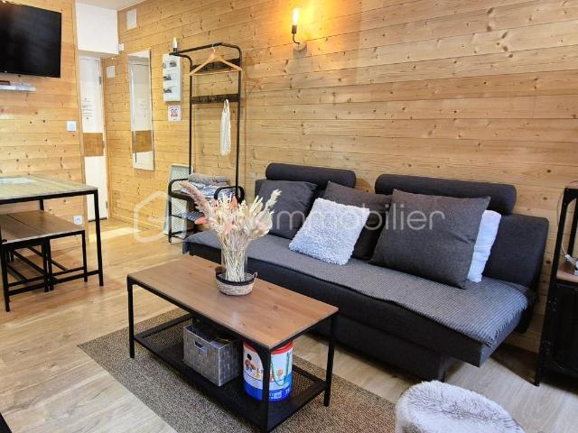 ️ À vendre – Superbe duplex rénové au cœur de la cité médiévale de Colmars les Alpes ✨