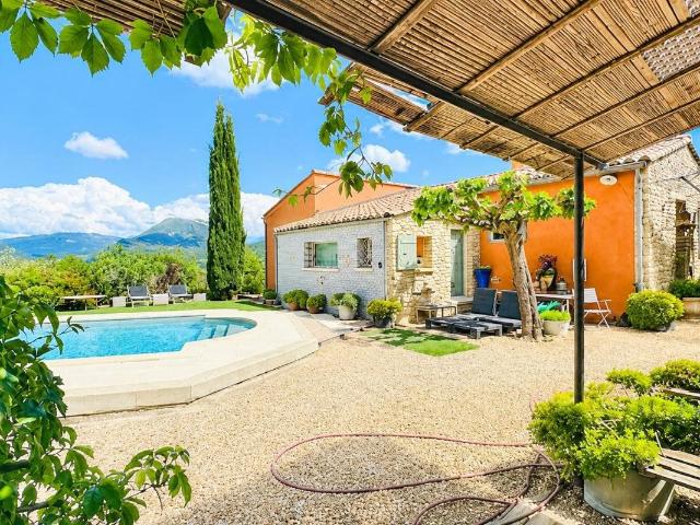 À Vendre Superbe Propriété Villa 192M² Terrain 3900M² Pisc. 192m² Entrechaux