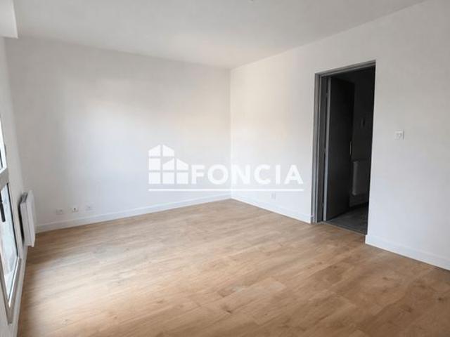 Uzès – Superbe studio 25 m² entièrement rénové avec parking, proche centre à pied