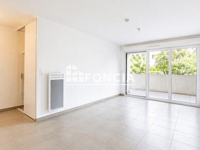 A vendre superbe t2 libre de toute occupation avec garage