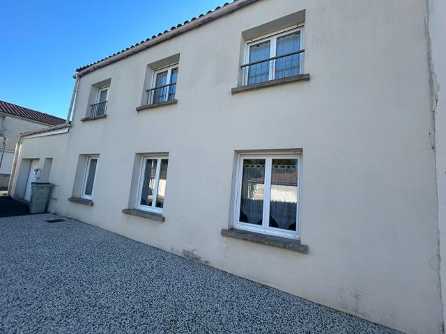 A vendre sur la commune de Saint Laurent, côté bourg