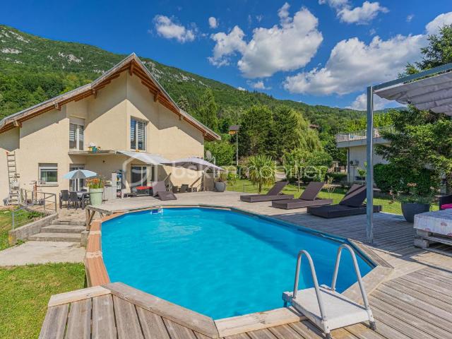 A VENDRE SUR LA COMMUNE DE SERRIERES EN CHAUTAGNE