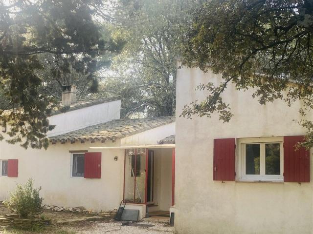 A Vendre sur Terrain de 1700m2 Mazet Style Villa Secteur les. 41m² Nîmes