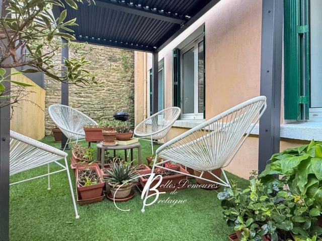 A vendre surprenante maison de ville à 15 minutes des plages. 294m² Quimperlé