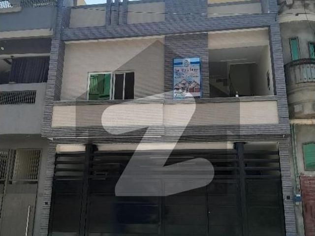 A Very Good Location Brand New Fresh Untouched 5 Marla Full Basement House Available For Sale Hayatabad Phase 7 E5