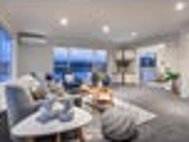 A View Worth Holding Onto – Must Be Sold!
