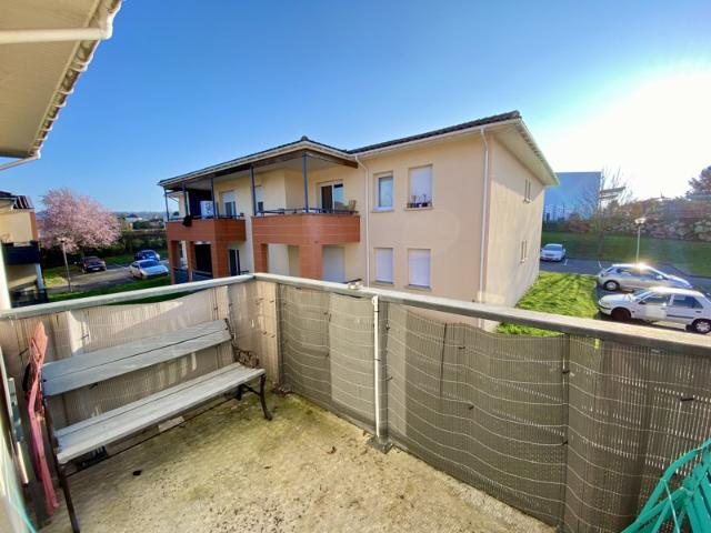 A VILLENEUVE SUR LOT, APPARTEMENT T3, BALCON, 2 PLACES DE PA