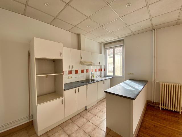 A VILLENEUVE SUR LOT, APPARTEMENT T2 DE 48,81m2