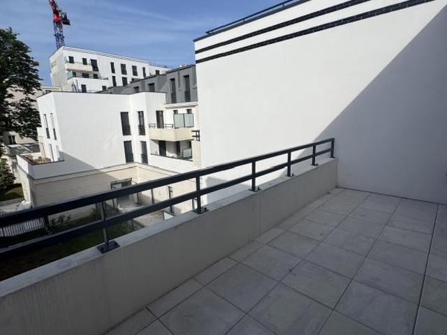 A VISITER 4 PIÈCES AVEC BALCON & PARKING – PROCHE MÉTRO