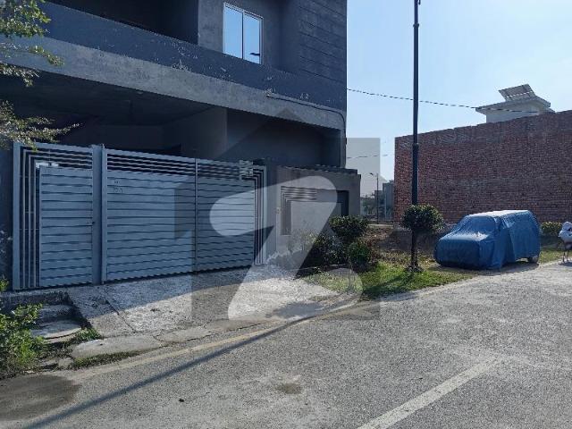 A Well Designed House Is Up For Sale In An Ideal Location In Faisalabad Canal Valley
