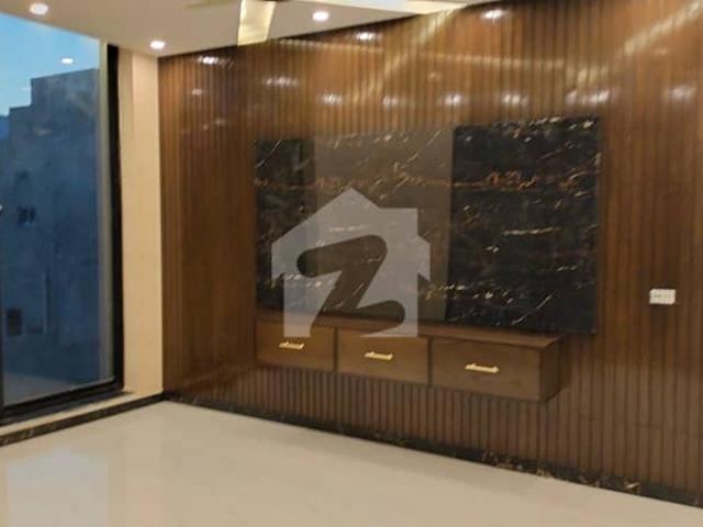 A Well Designed House Is Up For Sale In An Ideal Location In Lahore