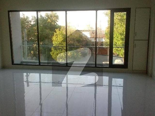 A Well Designed Office Is Up For rent In An Ideal Location In Karachi