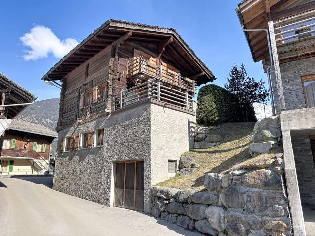 Chalet with 5.5 rooms for rent in Bruson 130 m²