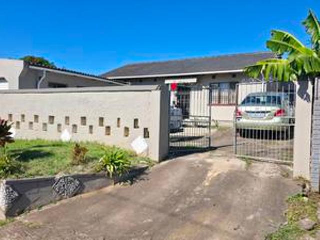 a woow lovely home in peaceful area