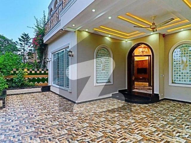 A 14 Marla Upper Portion In Lahore Is On The Market For Rent