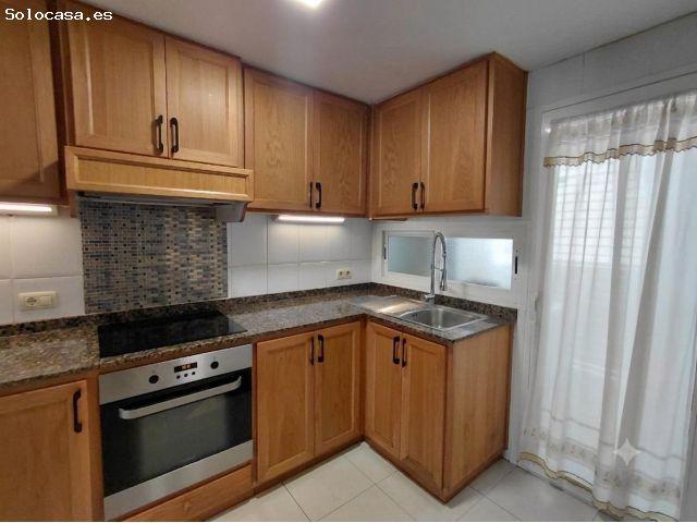 ? A 150 metros de la playa: amplio piso con terraza en Cala Millor y una oportunidadd diferente