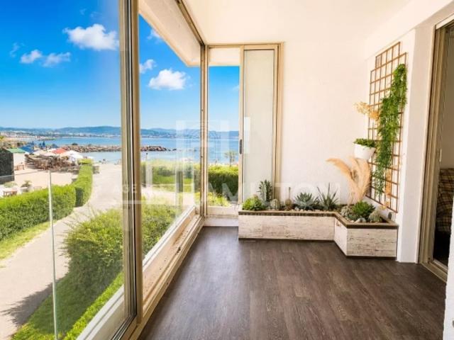 À 15 m de la Plage – Appartement Vue Mer aux Portes de Cannes