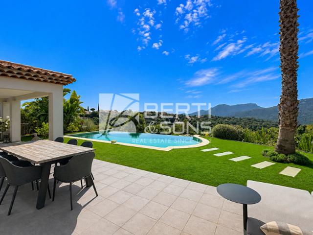 A 15 MIN DE MANDELIEU VILLA RENOVEE 7 PIECES AVEC 4/5 CHAMBRES PISCINE A DEBORDEMENT VUE FEERIQUE !