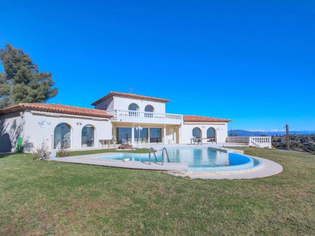 A 15 minutes de Mandelieu au cœur de Tanneron 245m² Tanneron