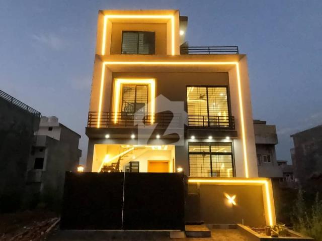 A 1000 Square Feet House Located In I 11/2 Is Available For sale