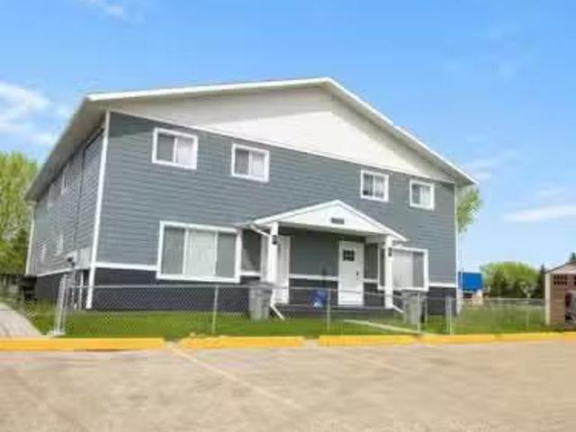 A 10021 105 Avenue, Grande Prairie, AB, T8V 1H2 house for le.