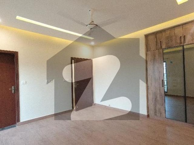 A 10 Marla Flat Located In Askari 11 Sector D Is Available For rent Askari 11 Sector D