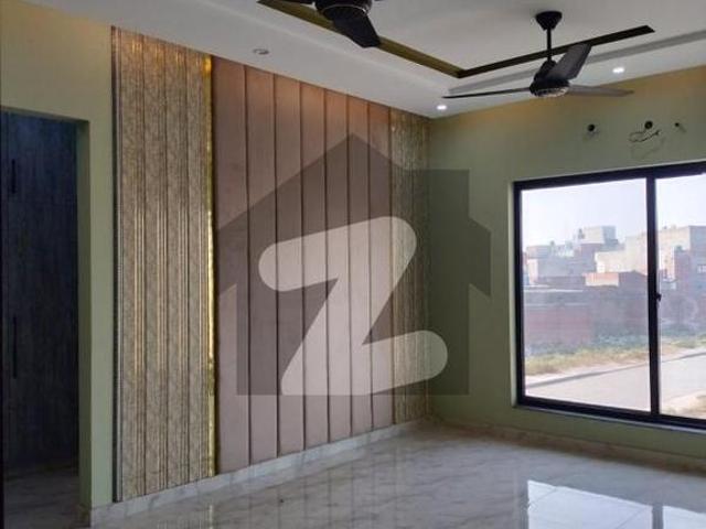 A 10 Marla House In Lahore Is On The Market For sale Bahria Town Sector C