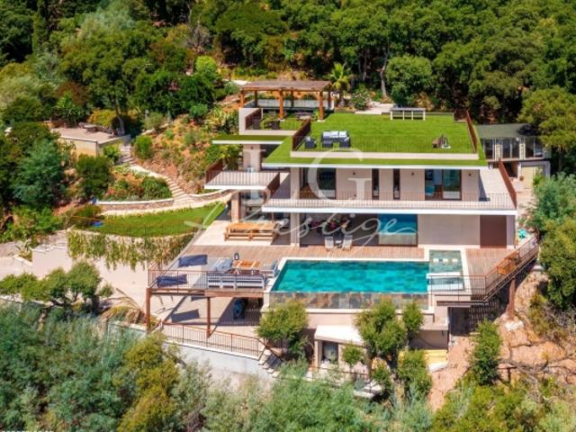 À 10 min de Mandelieu – Villa d'architecte dans domaine fermé