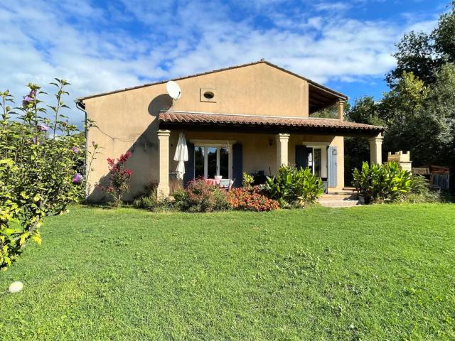 À 10 minutes d’Uzès, spacieuse villa avec garage et jardin 155m² Uzès