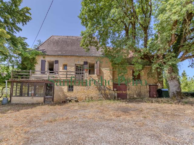 À 10 km au sud ouest de Sarlat, vallée de la Dordogne 125m² Beynac et Cazenac