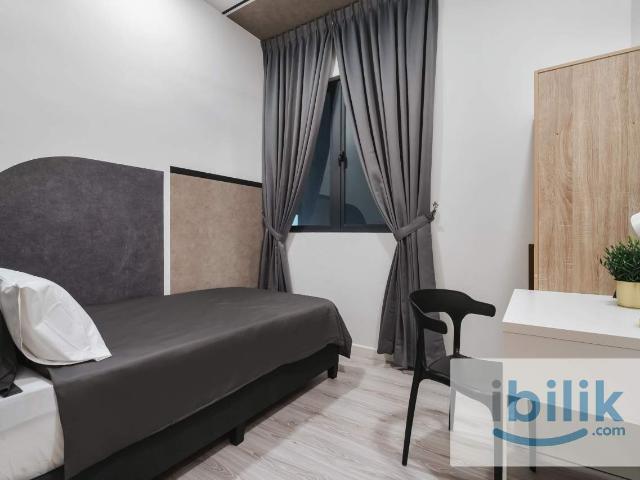A 10 11 ROOM 4