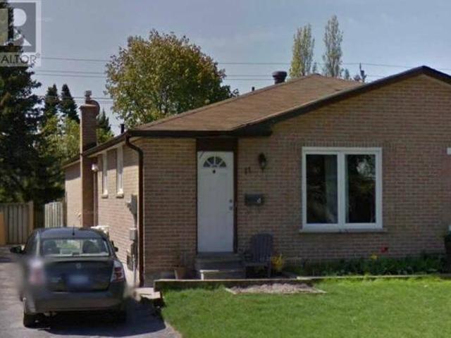 A 11 COLLEGE CRES Barrie Ontario