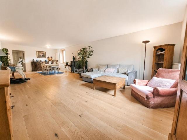 À 12 KM DE LA SUISSE. LOFT DUPLEX D’EXCEPTION DE 194 M².VOLUMES XXL et CHARME UNIQUE