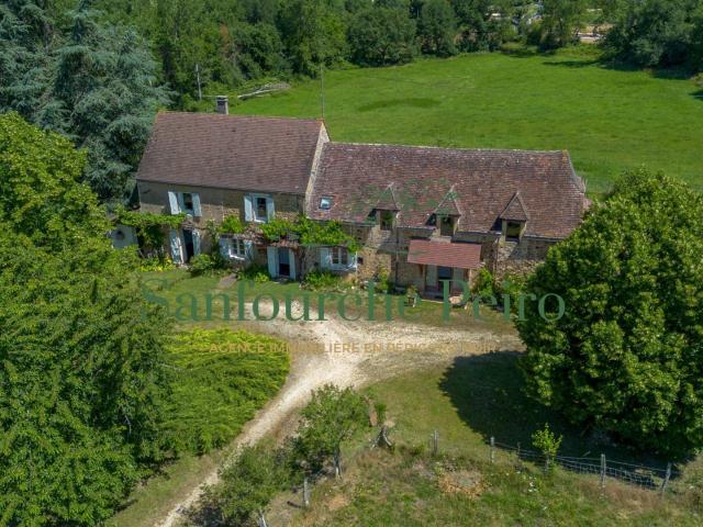 À 12km de Sarlat Vallée de la Dordogne Domme 196m² Sarlat la Canéda