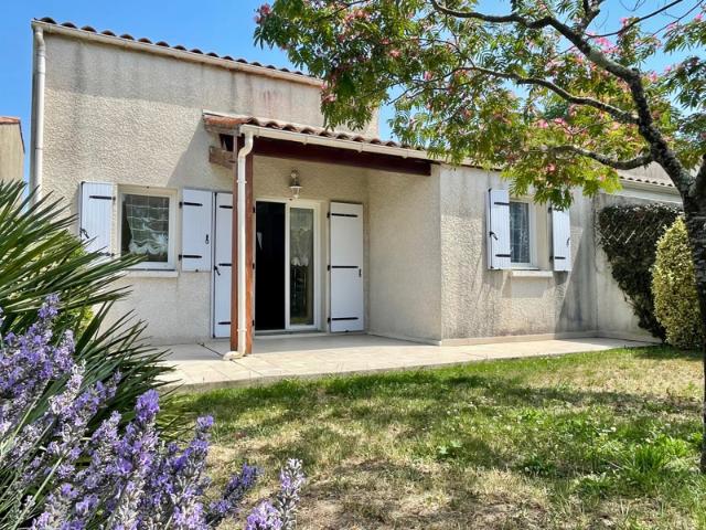 À 1 km de la plage Maison avec jardin et garage Saint Tr