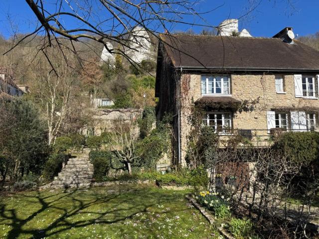 À 1h de Paris, Maison de caractère dans un cadre naturel exc. 158m² Haute Isle