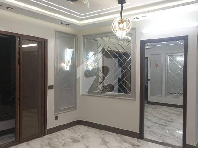 A 2000 Square Feet House Located In Gulshan E Iqbal Block 17 Is Available For Sale
