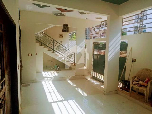 A 200 Square Yards House In Karachi Is On The Market For sale