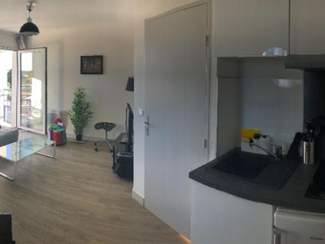 A 200M de l'UniversitÃ©, T2 MeublÃ© en dernier Ã©tage d'une RÃ©sidence rÃ©cente avec balcon couvert, vue PyrÃ©nÃ©es, cave et parking privÃ©