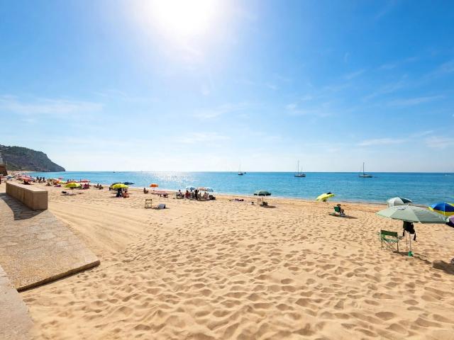 A 20 Metros da Praia: T1 no Coração de Sesimbra