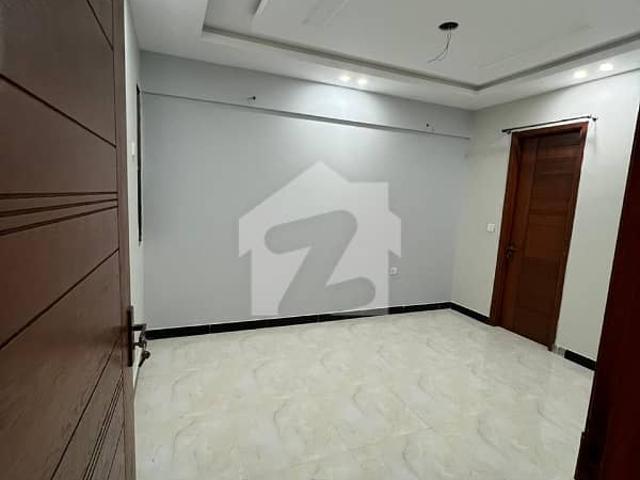 A 2100 Square Feet 2nd Floor Flat For Sale