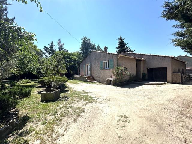 À 2 km d’Uzès. Maison de 120 m² sur un terrain de 1 460 m².. 120m² Uzès