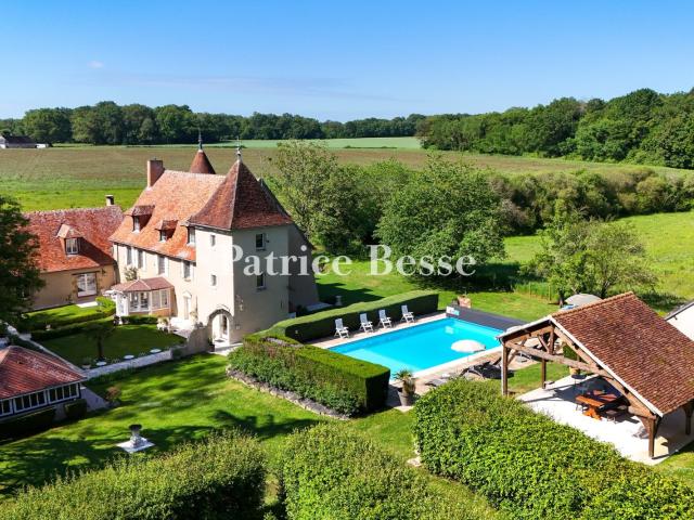 À 2 h 30 de Paris, au pays de Talleyrand, un manoir entièrem. 60m² Valençay
