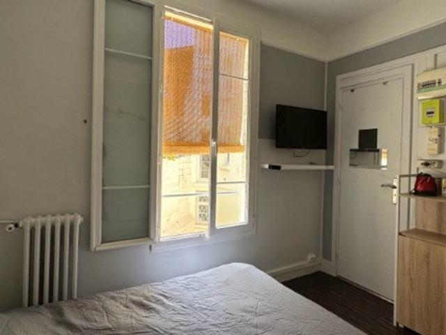 A 2 pas des Buttes Chaumont Studio 11.03m2 LC