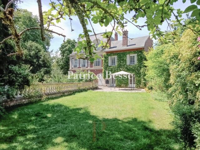 À 30 min de Compiègne et Soissons, une maison de maître de 4. 400m² Chauny